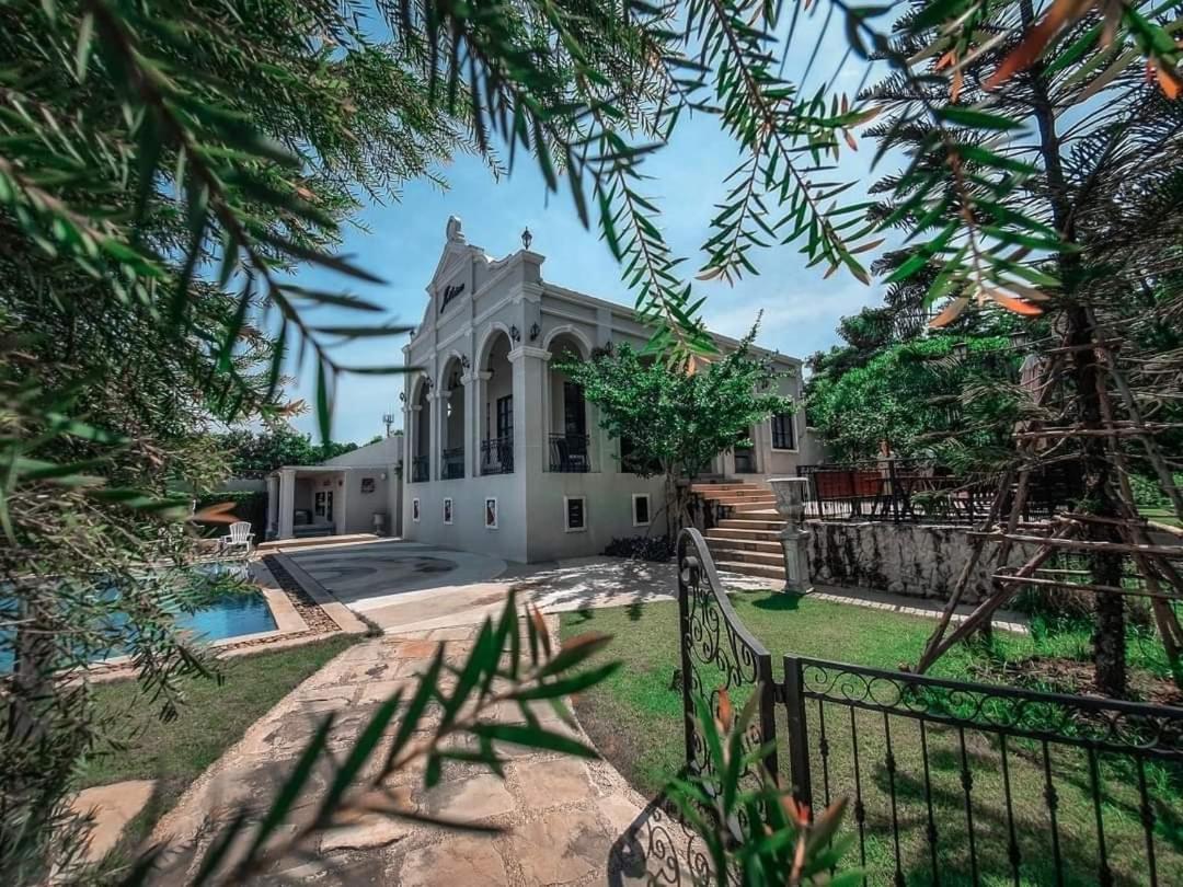 Je T'Aime Cafe & Villa SingBuri Buitenkant foto
