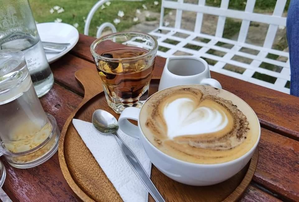 Je T'Aime Cafe & Villa SingBuri Buitenkant foto