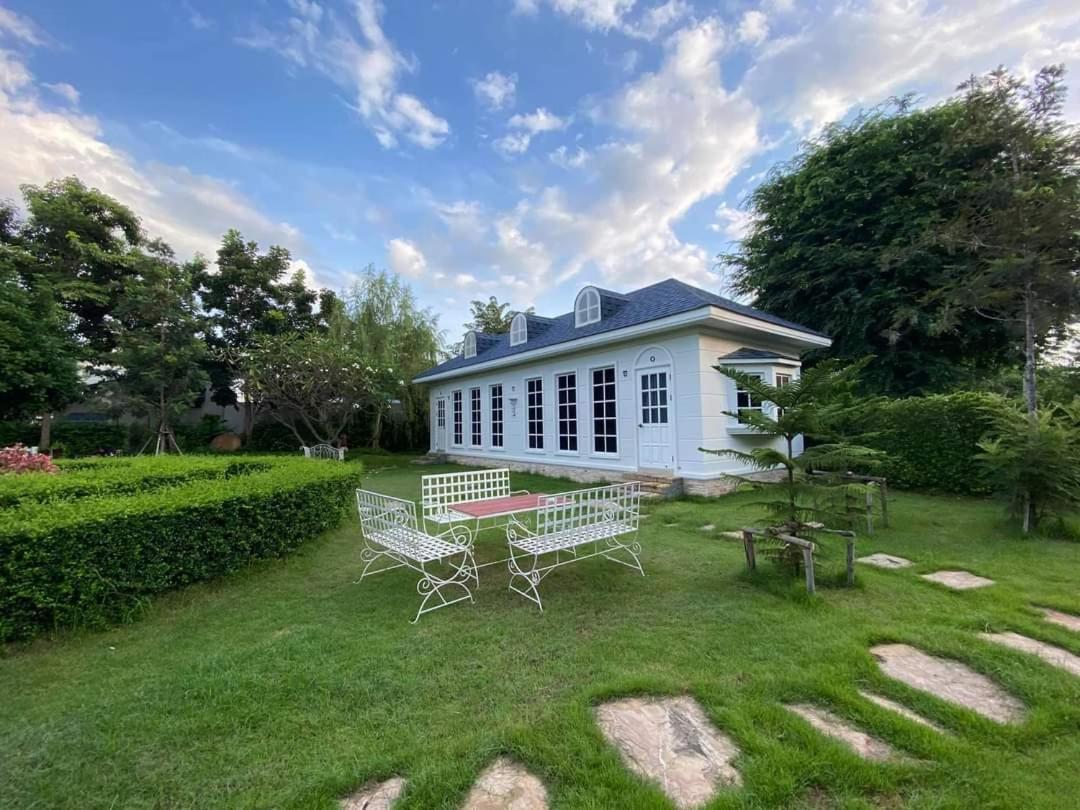 Je T'Aime Cafe & Villa SingBuri Kamer foto